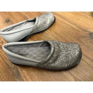 Women's Gray SoftWalk Low Adorable Clogs Size‎ 7.5W